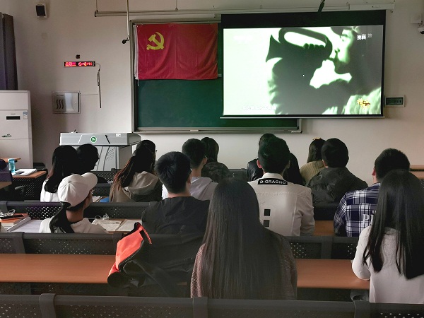 学习观看《榜样4》3.jpg