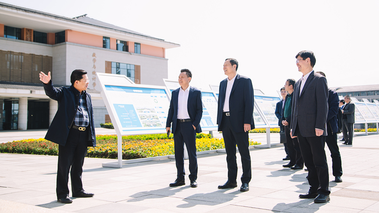 XCB_0911.jpg XCB_0911.jpg