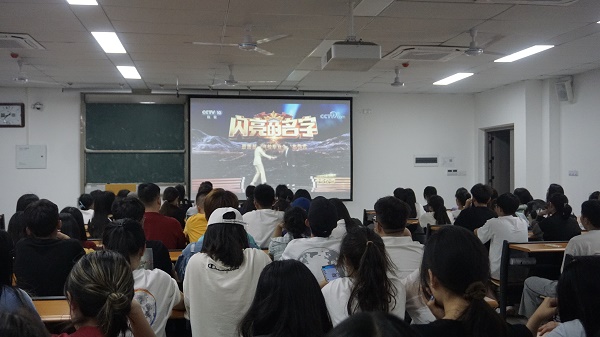 观看发布仪式 朱芷墨摄 (3).JPG