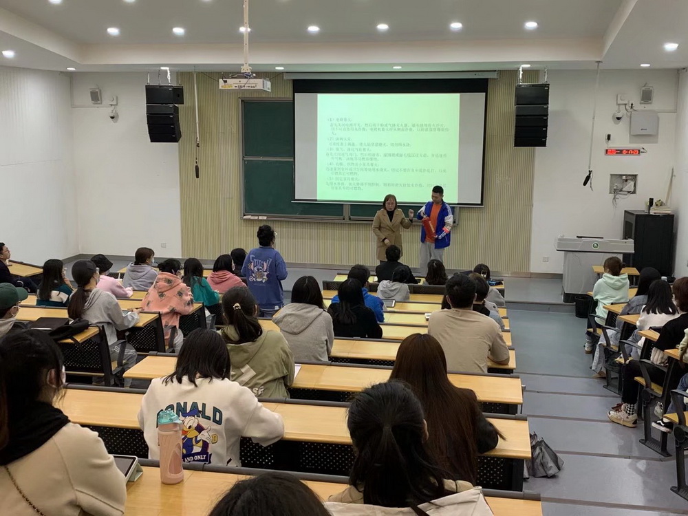 default.jpg default.jpg