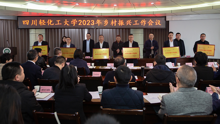 XCB_0653.jpg XCB_0653.jpg