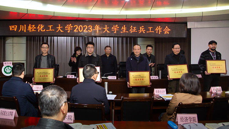 XCB_9714.jpg XCB_9714.jpg