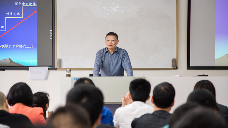 XCB_9886.jpg XCB_9886.jpg