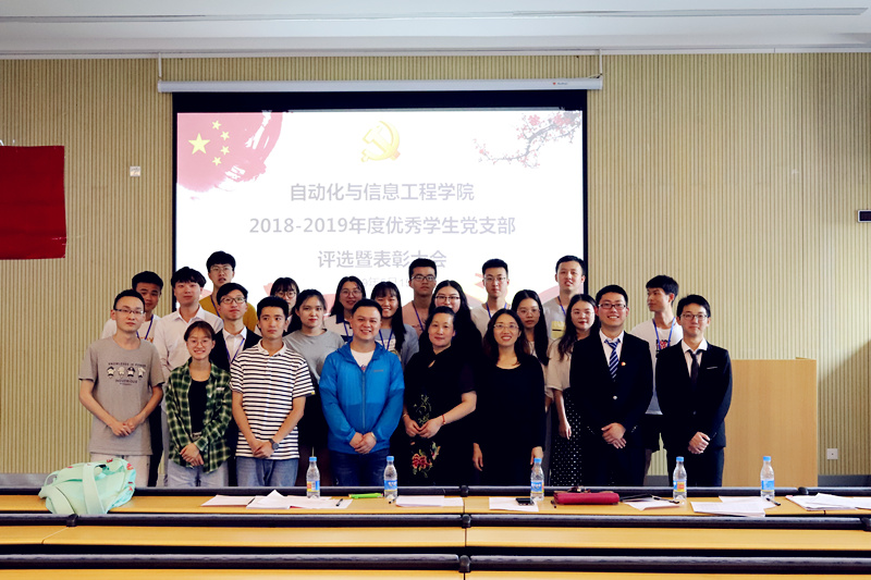 C:/Users/Administrator/Desktop/刘欣月 (4)_副本.jpg