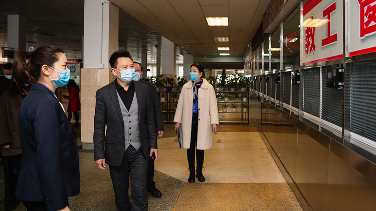 XCB_9650.jpg XCB_9650.jpg