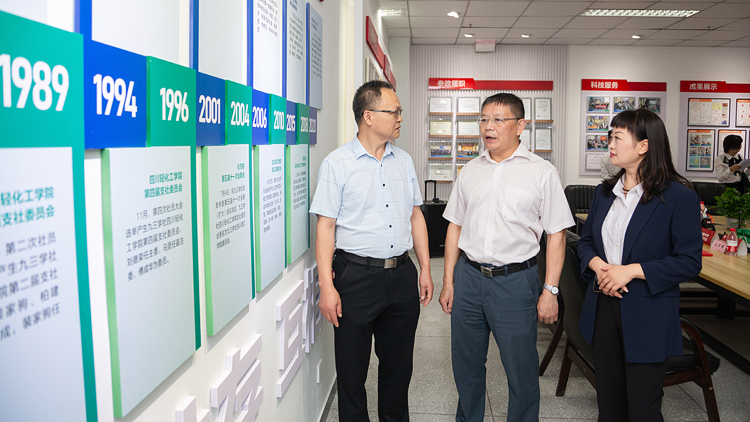 XCB_8134.jpg XCB_8134.jpg