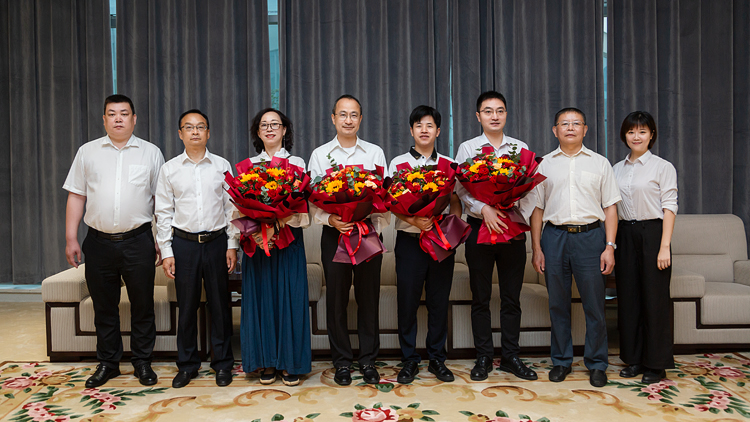 XCB_7995.jpg XCB_7995.jpg