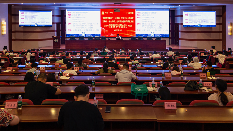 XCB_5100.jpg XCB_5100.jpg