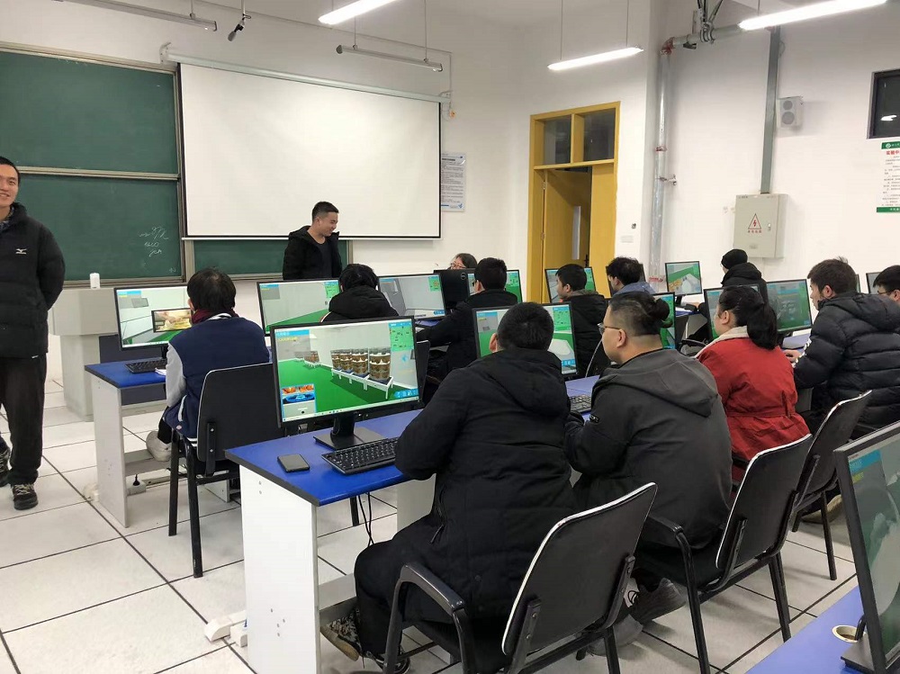 食品科学与工程系首推虚拟仿真实习1.jpg