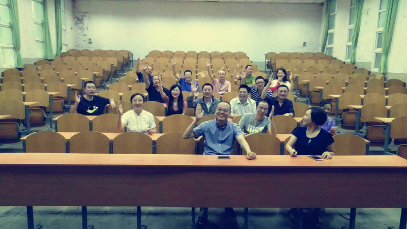 自动化专业1988级校友25周年重聚母校 1_副本.jpg 自动化专业1988级校友25周年重聚母校 1_副本.jpg