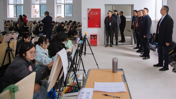 XCB_5940.jpg XCB_5940.jpg