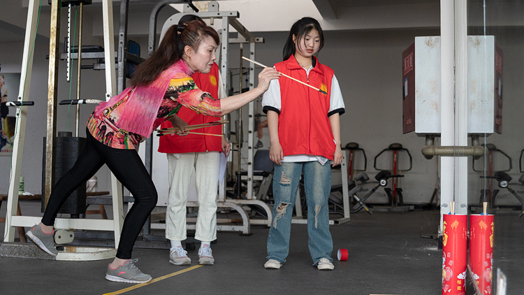 LJH_1884.jpg LJH_1884.jpg