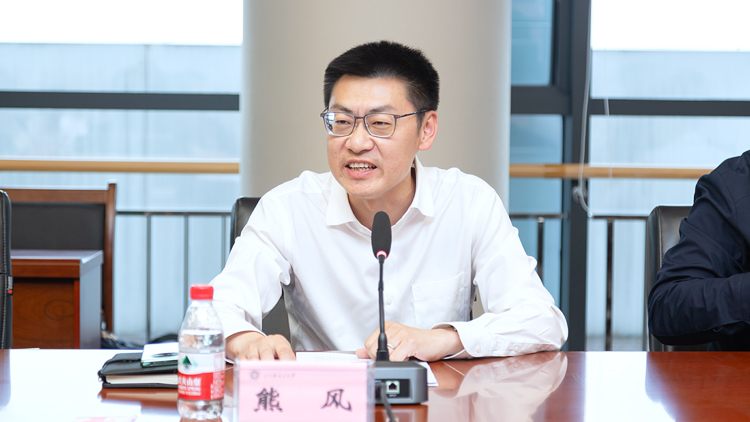 XCB_9890.jpg XCB_9890.jpg