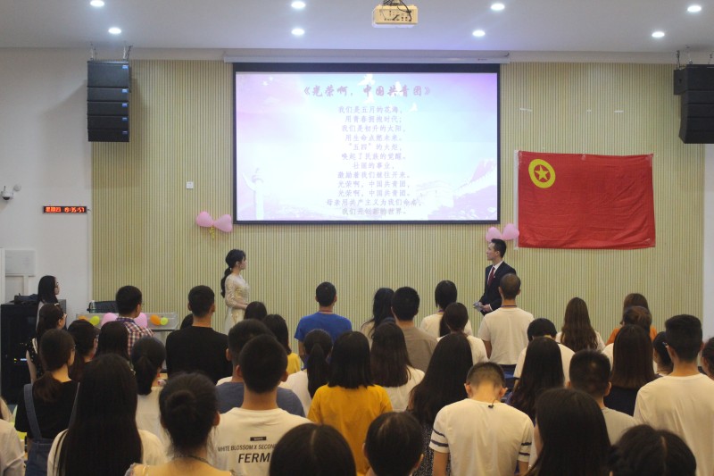 6月 唱团歌.JPG