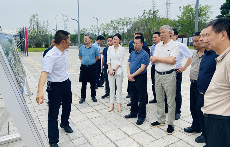 750969253.jpg 750969253.jpg