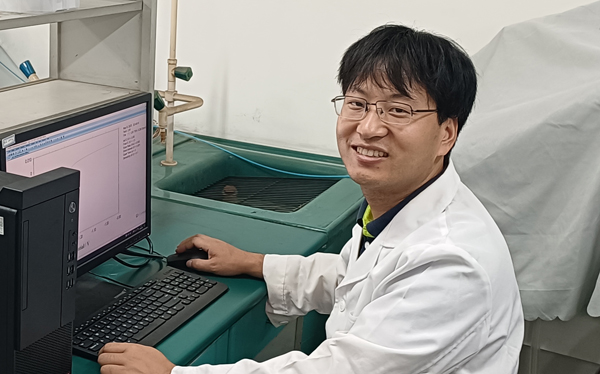 4优秀导师-化学工程学院-邢波.jpg 4优秀导师-化学工程学院-邢波.jpg