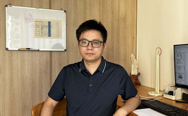 8优秀导师-机械工程学院-胡中志.jpg 8优秀导师-机械工程学院-胡中志.jpg