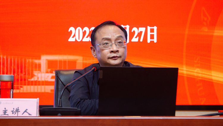 XCB_1040.jpg XCB_1040.jpg