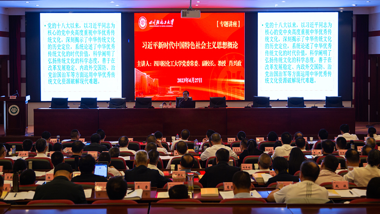 XCB_1046.jpg XCB_1046.jpg