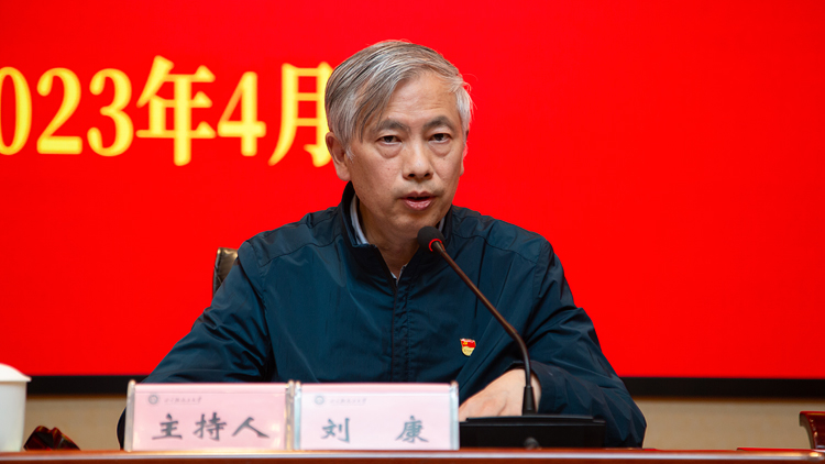 XCB_1903.jpg XCB_1903.jpg