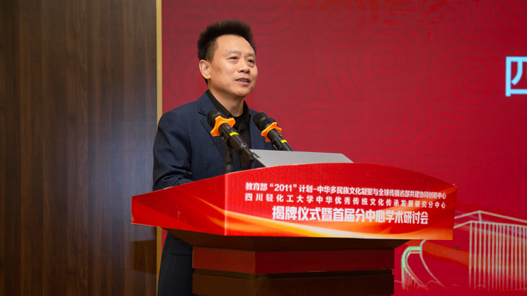 XCB_7449.jpg XCB_7449.jpg