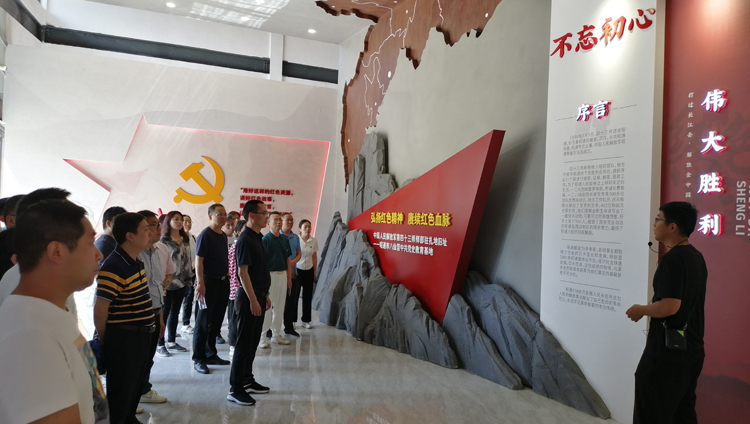 八仙营参观1.jpg 八仙营参观1.jpg