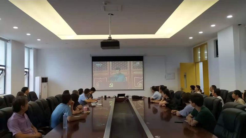 教师.jpg 教师.jpg