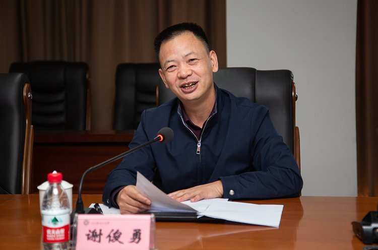 XCB_6391.jpg XCB_6391.jpg