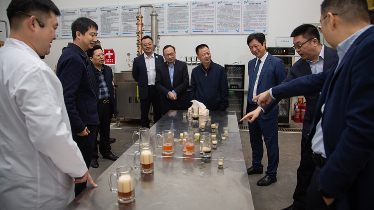 XCB_6302.jpg XCB_6302.jpg