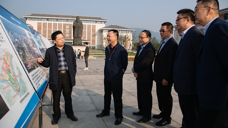 XCB_6097.jpg XCB_6097.jpg