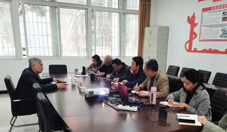 副校长刘康到国有资产与实验室管理处调研指导工作.jpg 副校长刘康到国有资产与实验室管理处调研指导工作.jpg