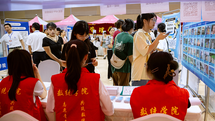 XCB_3511.jpg XCB_3511.jpg