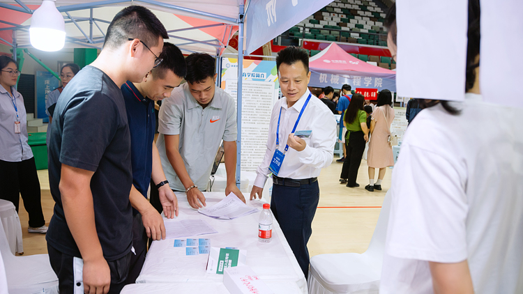 XCB_3817.jpg XCB_3817.jpg