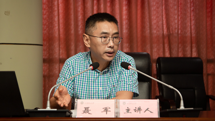 XCB_8297.jpg XCB_8297.jpg