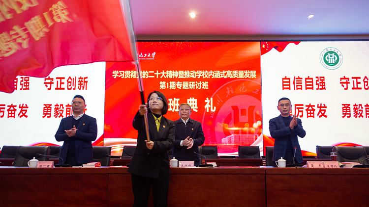 XCB_7911.jpg XCB_7911.jpg