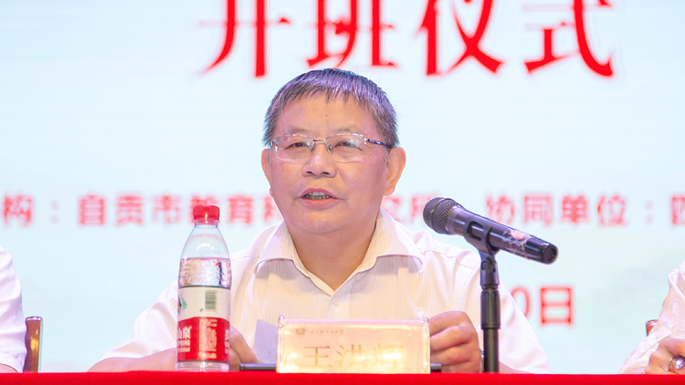 XCB_9986.jpg XCB_9986.jpg