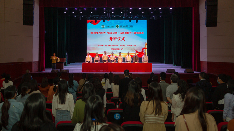 XCB_9919.jpg XCB_9919.jpg