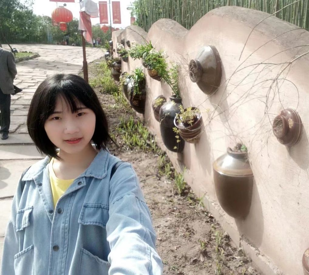 优秀毕业生 电商161 黄艳玲.jpg