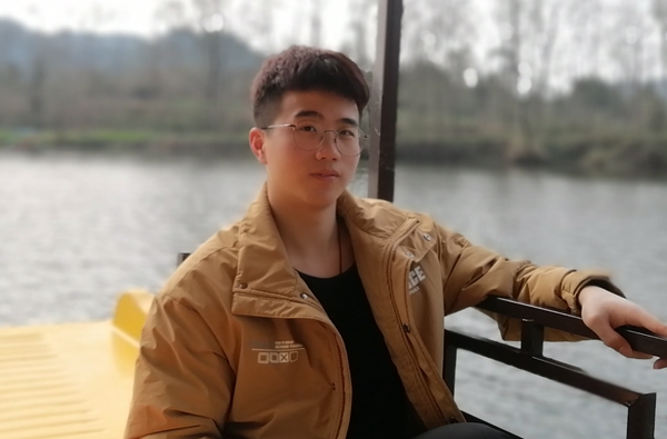 董烨 生活照.jpg