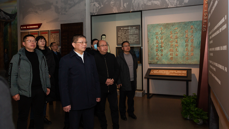 XCB_8358.jpg XCB_8358.jpg