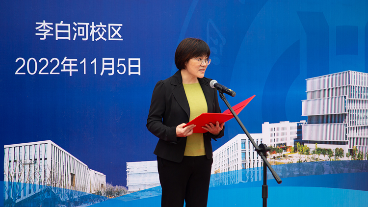 XCB_3553.jpg XCB_3553.jpg