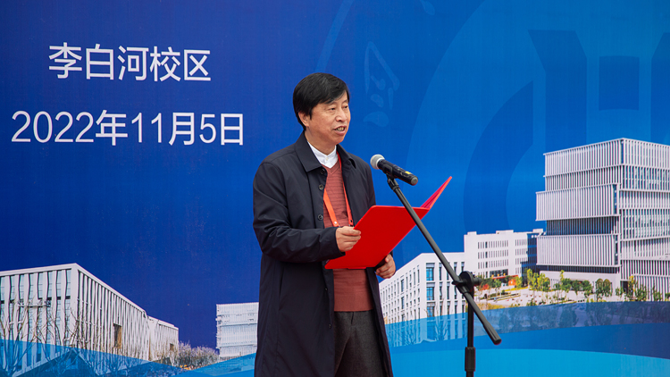 XCB_3509.jpg XCB_3509.jpg