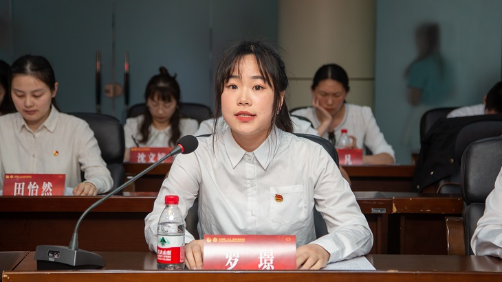 罗璟.JPG