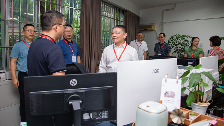 XCB_7640.jpg XCB_7640.jpg