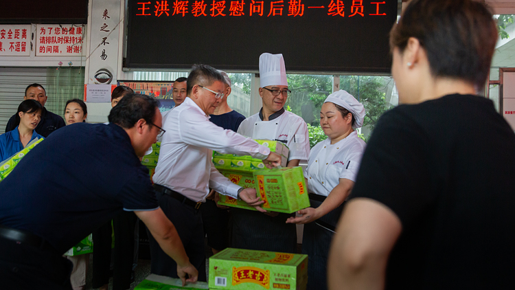 XCB_7801.jpg XCB_7801.jpg