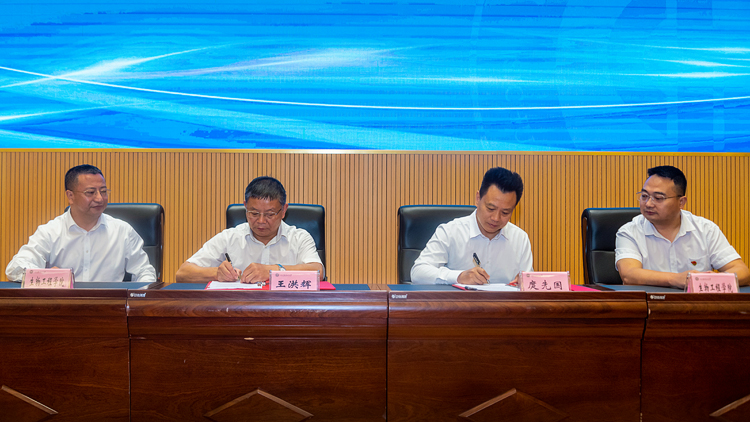 ZYX_7232.jpg ZYX_7232.jpg