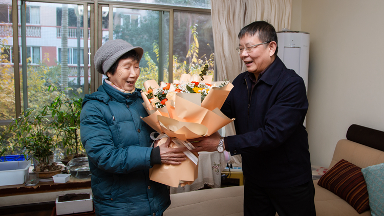 XCB_9407.jpg XCB_9407.jpg