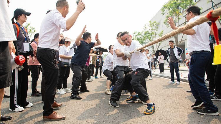 XCB_1025.jpg XCB_1025.jpg