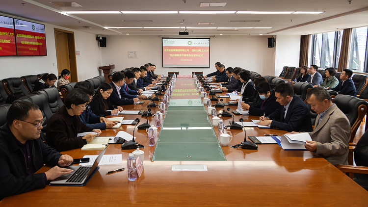 XCB_9059.jpg XCB_9059.jpg