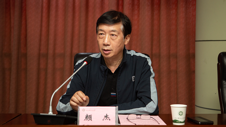 XCB_9499.jpg XCB_9499.jpg